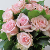 Flowers used: pink roses.