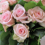 Flowers used: pink roses.