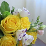 Flowers used: yellow roses.