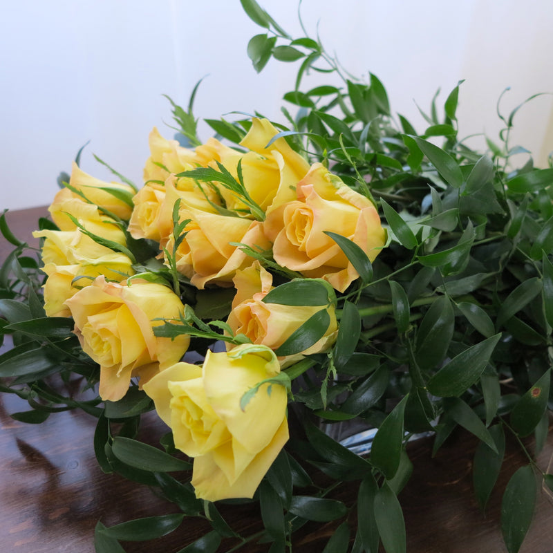 Flowers used: yellow roses